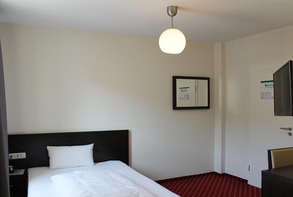 Aariana Hotel Offenbach am Main Екстер'єр фото